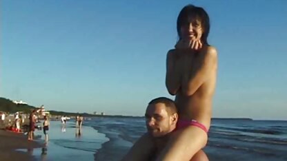 ティーンヌーディストのビーチ クンニ 顔面 動画