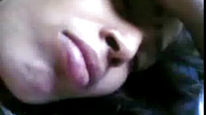 インドを示す彼女の大きな胸へ彼女の夫 貧 乳 ギャル
