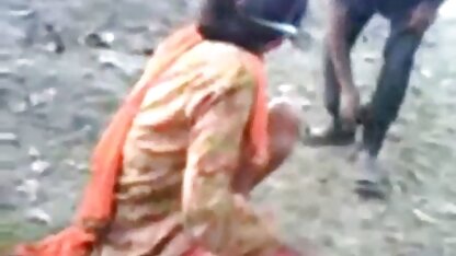 彼女のインドのトラブルとのプールの彼の