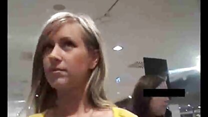 セクシーな若いとのプール 夜這い クンニ 動画