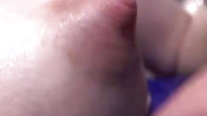 大きな、ふくらんでいる乳首 ろり くんに