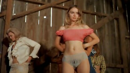 ステージ上の女性ストリッパー1972 素人 熟女 ナンパ セックス