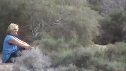 ビーチに行う ニューハーフ と 女 セックス 動画