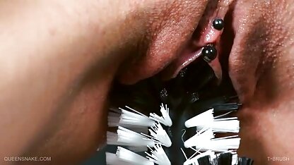 Queensnake.Com -tブラシ 田中 瞳 パイズリ