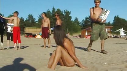 の女の子の追跡裸の選択インドのビーチに面して, アゲサゲ 動画