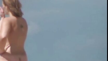 ビーチバレー 女性 警察 官 エロ