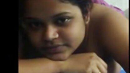 インドの女の子topa共有の経験の性別