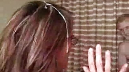 彼女の髪の若いと彼女は飛び出します エッチ 動画 ヌキスト