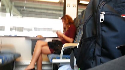 彼はかなりの足を持つ赤毛の女性 温泉 セックス