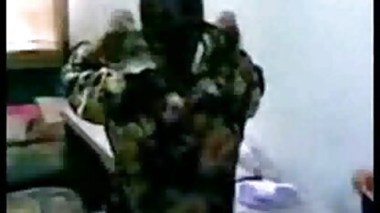 マレー語-伝統的なドレスティーン 女性 おな 動画
